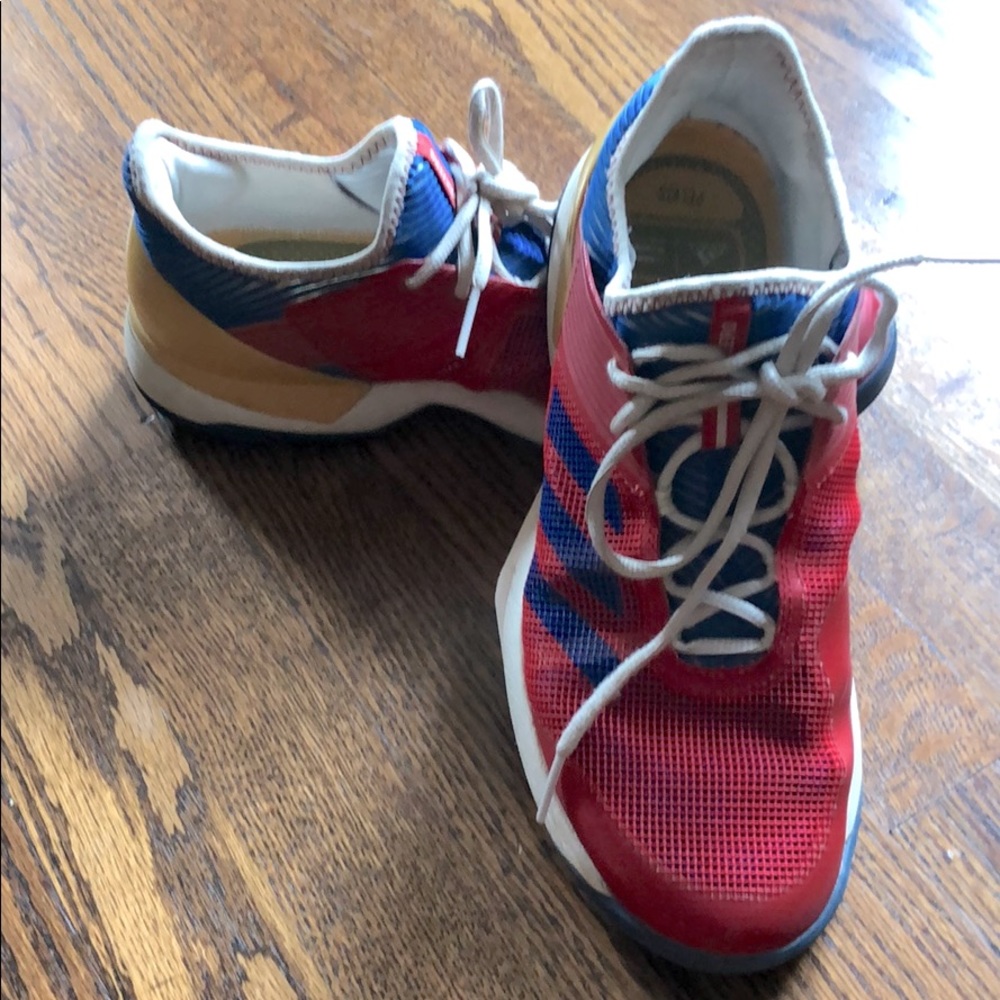 Men’s Adidas 9.5 shoes red/yellow/blue